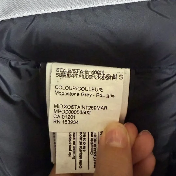 Canada Goose Women's Parka in Moonstone Grey - Picture 6 of 13